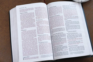 NIV Thinline Bible, Black Bonded Leather, Red Letter, Comfort Print (New International Version)